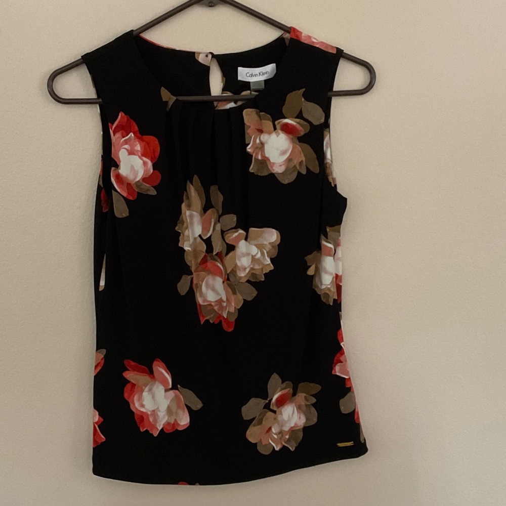 Calvin Klein Black Floral Print Sleeveless Top and jacket